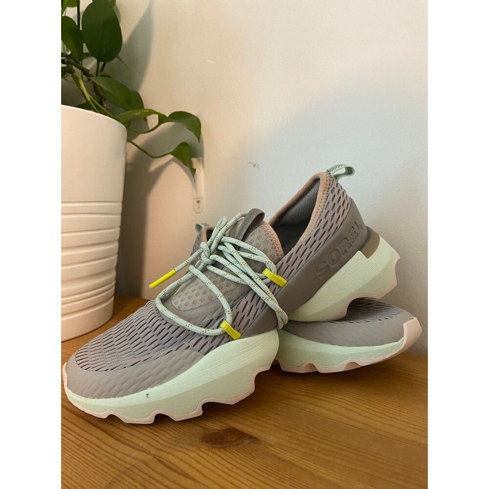 Sorel Kinetic Impact Sneaker Women's Size 6 Seafoam Grey/ Green